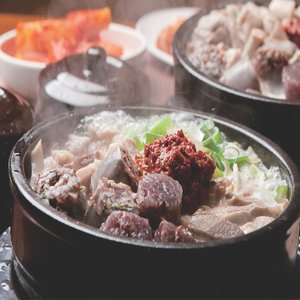 장순필 가마솥 순대국 700g 5봉 (21,297원/무료)