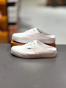 반스 남여공용 어센틱 뮬 스니커즈 (25,980원/무료)