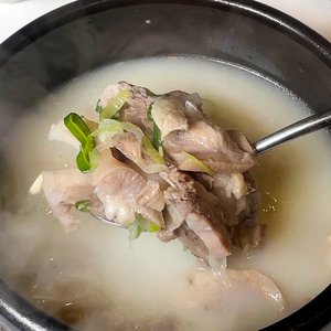 돼지국밥 600g 2팩 (7,900원/네멤무료)