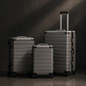 타이탄 폴리카보네이트 캐리어 20인치 (49,900원/무료배송)