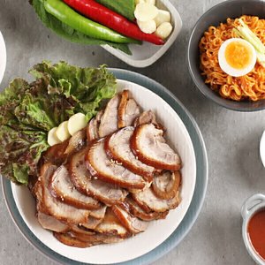 무뼈족발 300g 4팩+마늘소스+새우젓 (15,600원/무배)