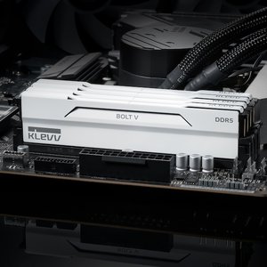 한정수량_클레브 6400 CL32 BOLT V 화이트 AMD 패키지 32GB(16Gx2... (597,000원 / 0)